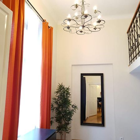 Golden Apartments With Lift - Old Town كراكوفيا المظهر الخارجي الصورة