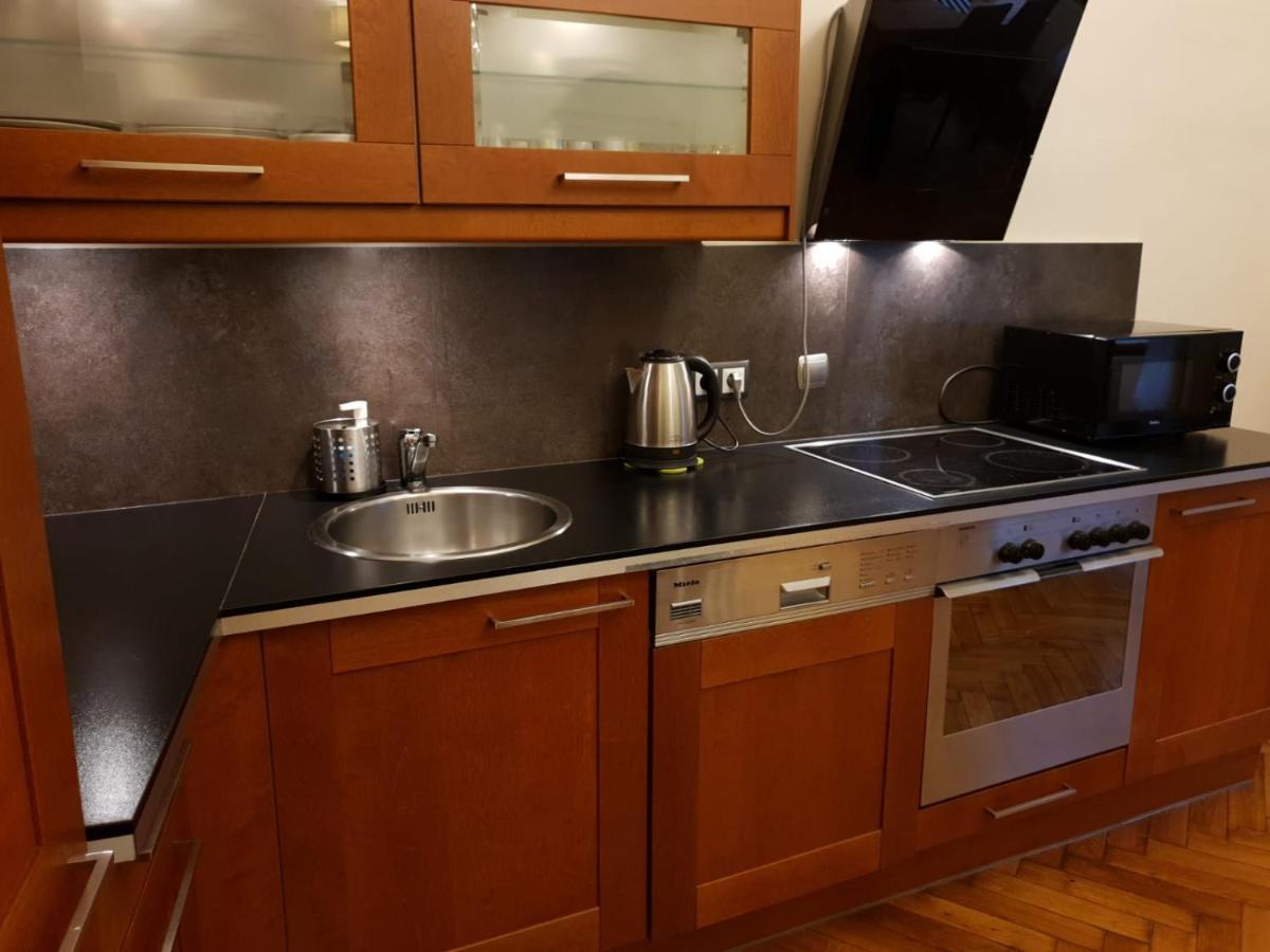 Golden Apartments With Lift - Old Town كراكوفيا المظهر الخارجي الصورة