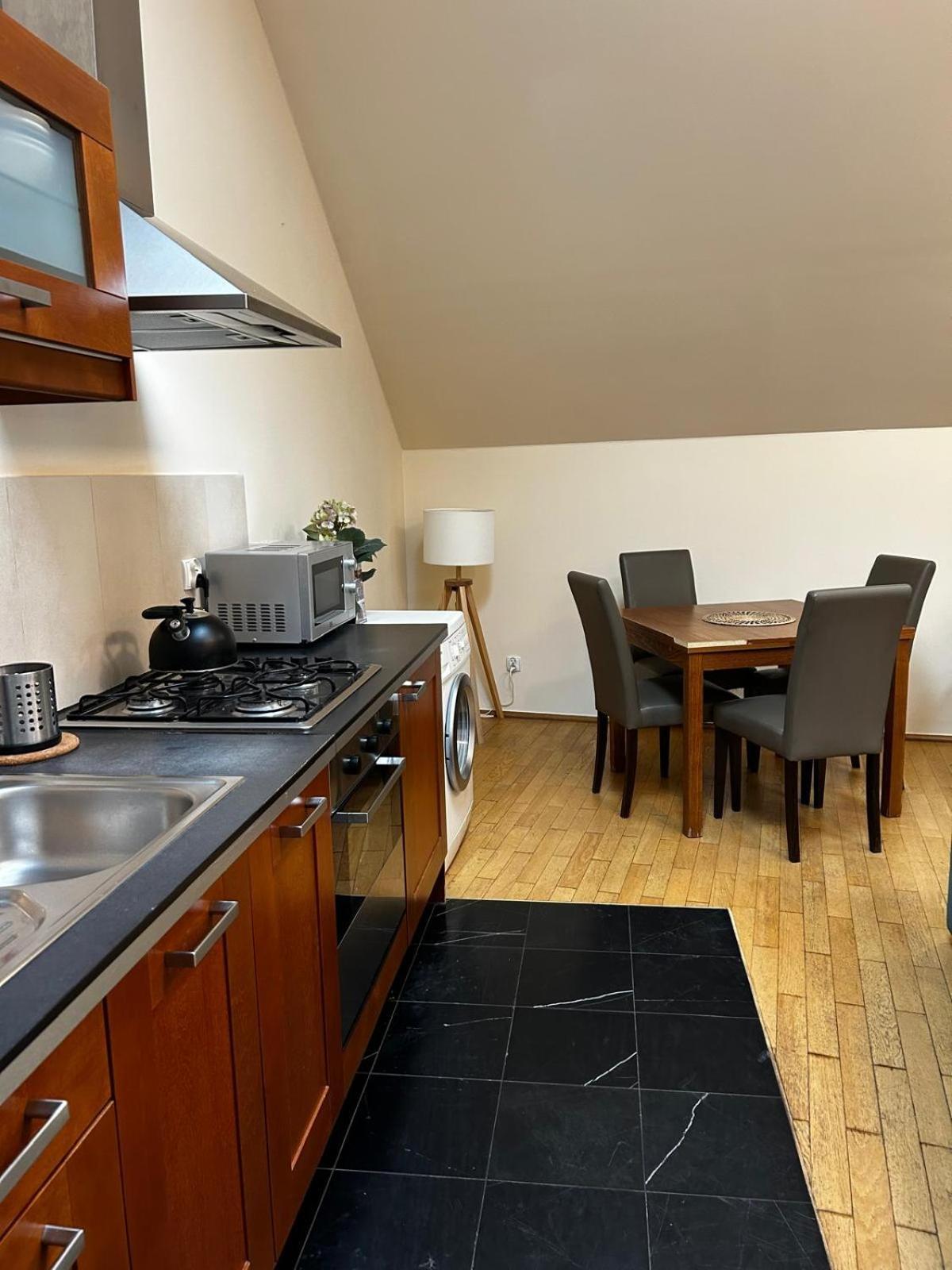 Golden Apartments With Lift - Old Town كراكوفيا المظهر الخارجي الصورة