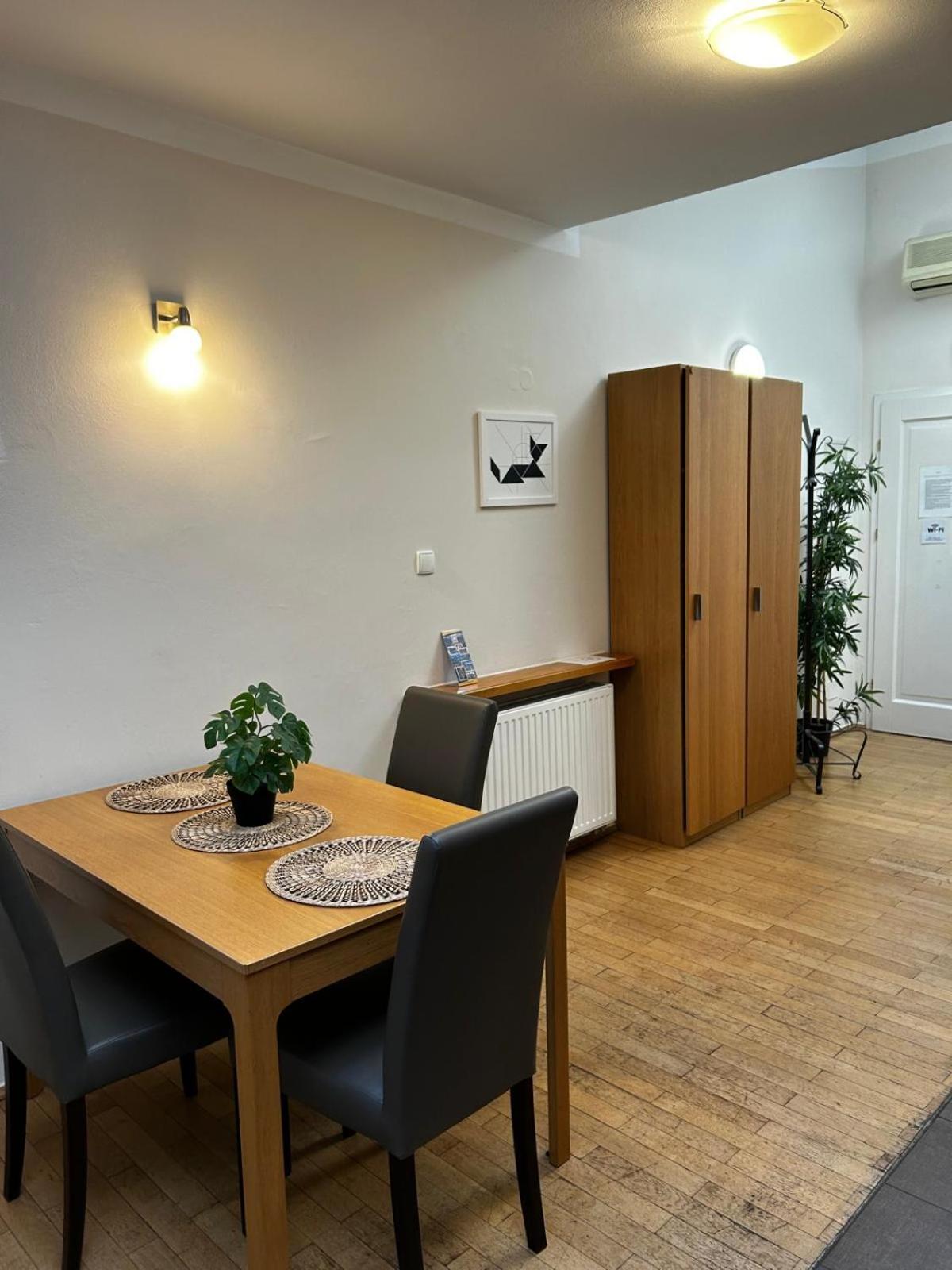 Golden Apartments With Lift - Old Town كراكوفيا المظهر الخارجي الصورة